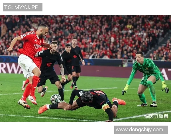 尤文图斯逆袭巴萨五球大胜全场沸腾精彩集锦回顾