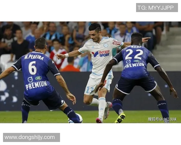 西甲激战利物浦与里昂握手言和争议判罚引发全场热议